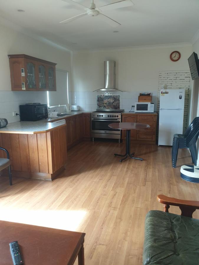 Newell Hwy Caravan Park Parkes Exterior photo