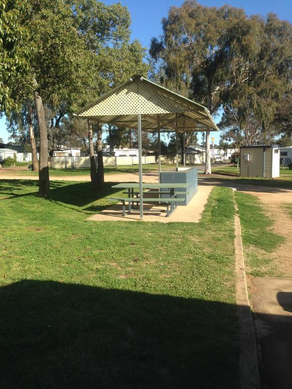 Newell Hwy Caravan Park Parkes Exterior photo